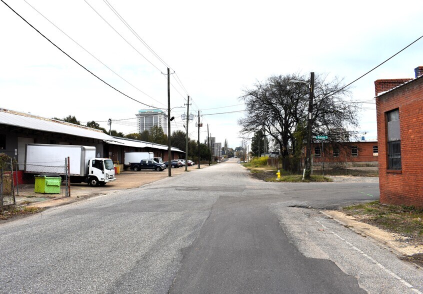 More Photos Of 17 E Railroad St, Montgomery Industrial For Lease