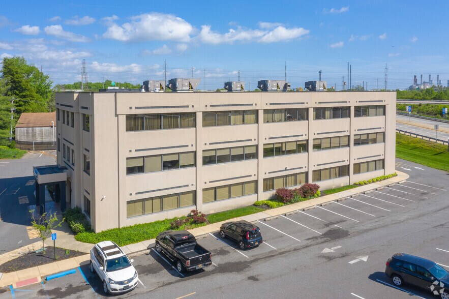 More Photos Of 6 Denny Rd, Wilmington Office For Lease