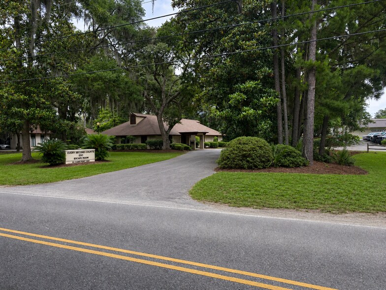 Primary Photo Of 10-14 Robin Dr, Ladys Island Office For Lease