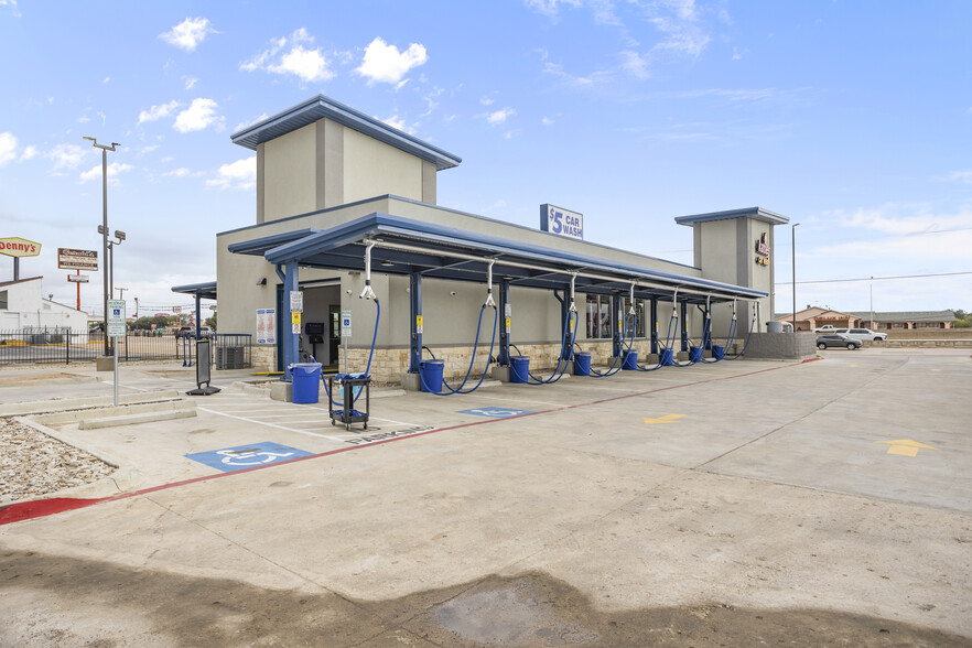 Primary Photo Of 4444 South Fwy, Fort Worth Carwash For Sale