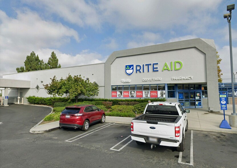 More Photos Of 15800 Imperial Hwy, La Mirada Drugstore For Lease