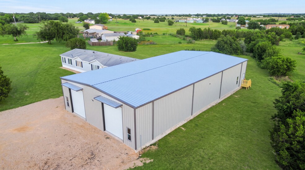 More Photos Of 501 County Road 248, Georgetown Flex For Lease