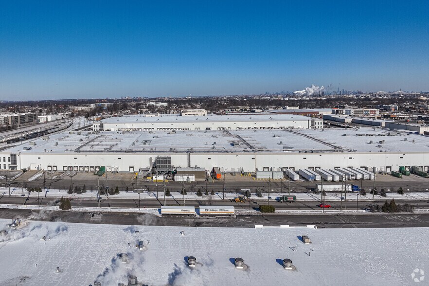 More Photos Of 901 W Linden Ave, Linden Distribution For Lease