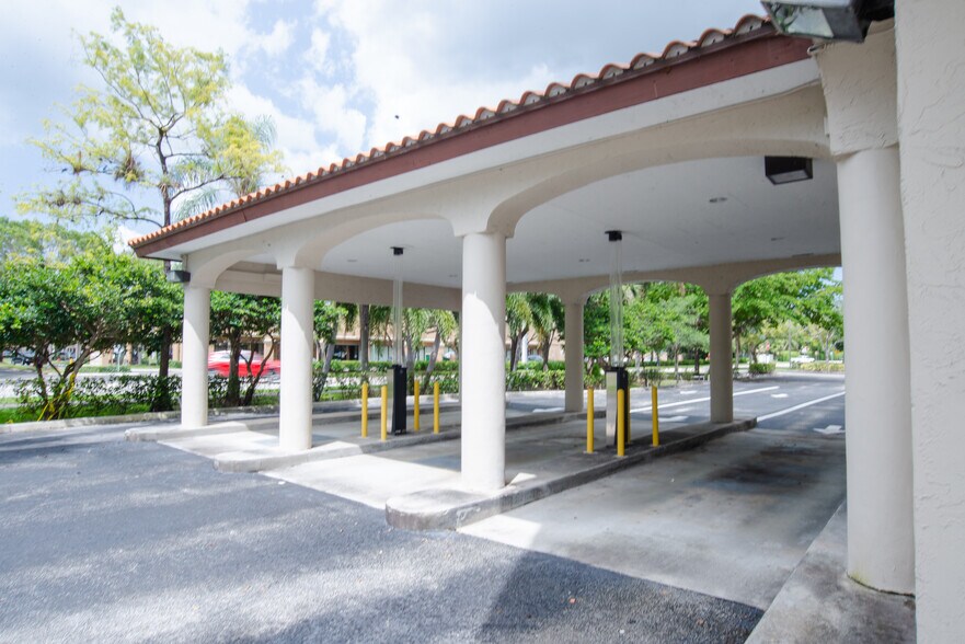 More Photos Of 1999 N University Dr, Coral Springs Office For Lease