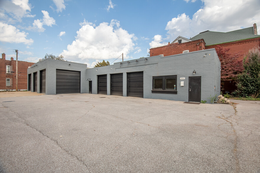 Primary Photo Of 2855 Magnolia Ave, Saint Louis Auto Repair For Lease