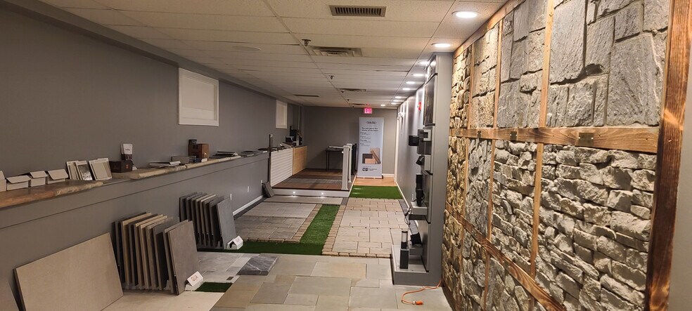 More Photos Of 310 N 21st St, Purcellville Manufacturing For Lease