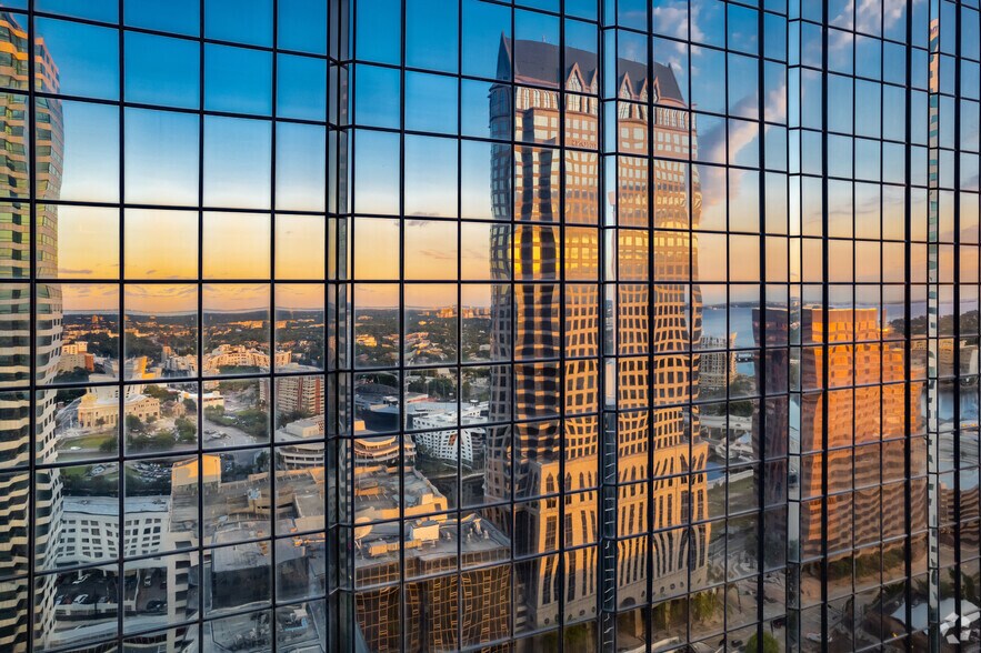 More Photos Of 100 N Tampa St, Tampa Office For Lease