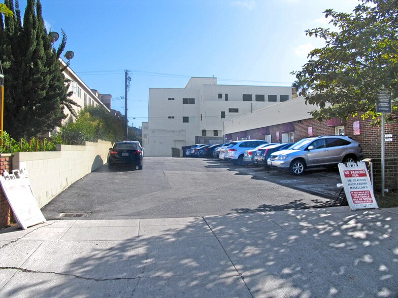 More Photos Of 920-926 Wilshire Blvd, Santa Monica Storefront For Lease