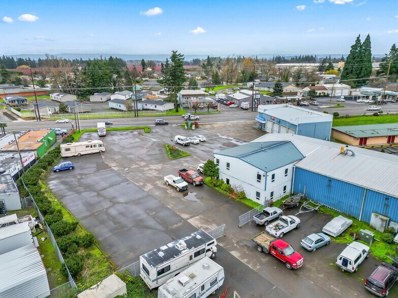 More Photos Of 555 N Pacific Hwy, Woodburn Auto Repair For Sale