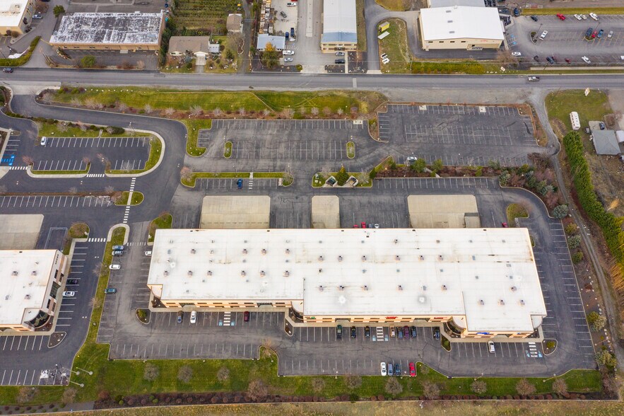 More Photos Of 10102 E Knox Ave, Spokane Valley Flex For Lease