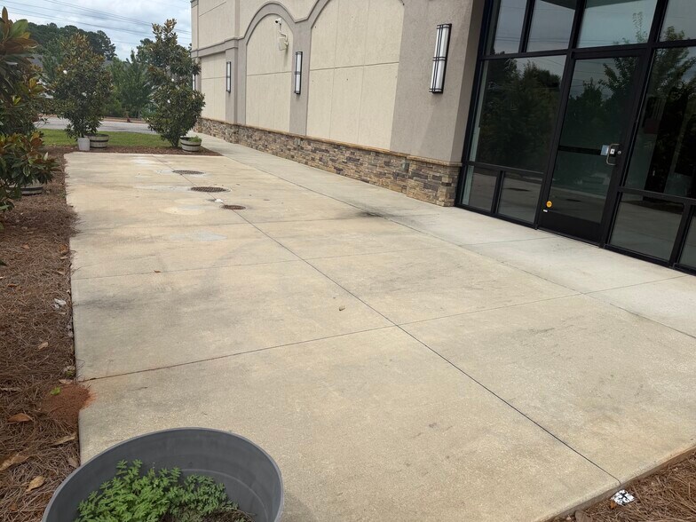 More Photos Of 1212 Gatewood Drive, Auburn General Retail For Lease