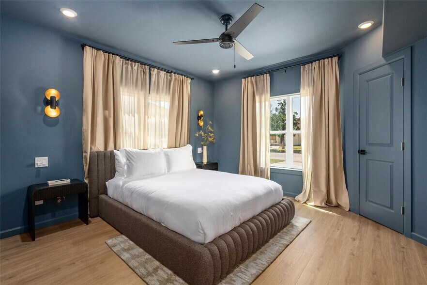 More Photos Of , Houston Multifamily For Sale