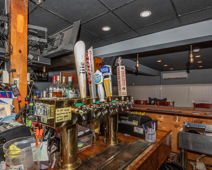 More Photos Of 932 Wyoming Ave, Scranton Bar For Sale