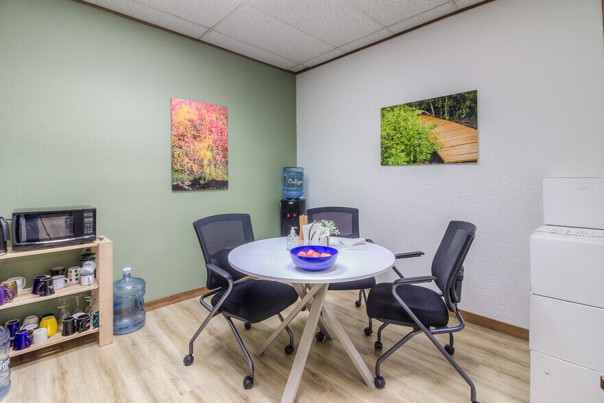 More Photos Of 304-308 N 3rd St, Yakima Office For Sale