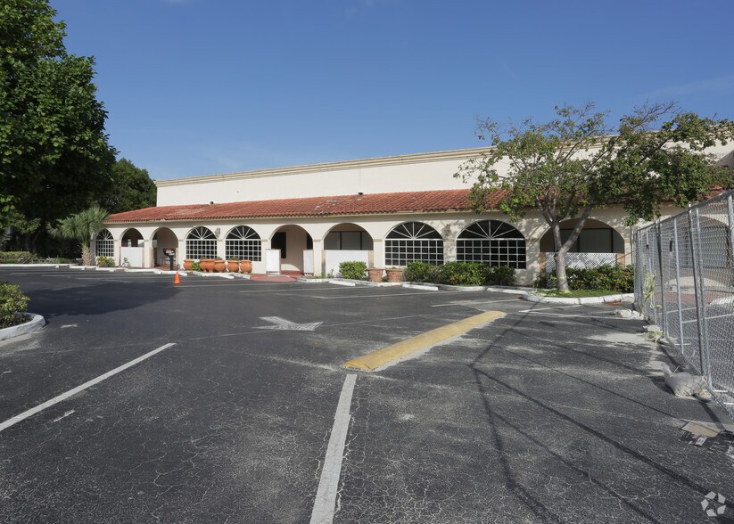 More Photos Of 6539 W Commercial Blvd, Fort Lauderdale Religious Facility For Lease
