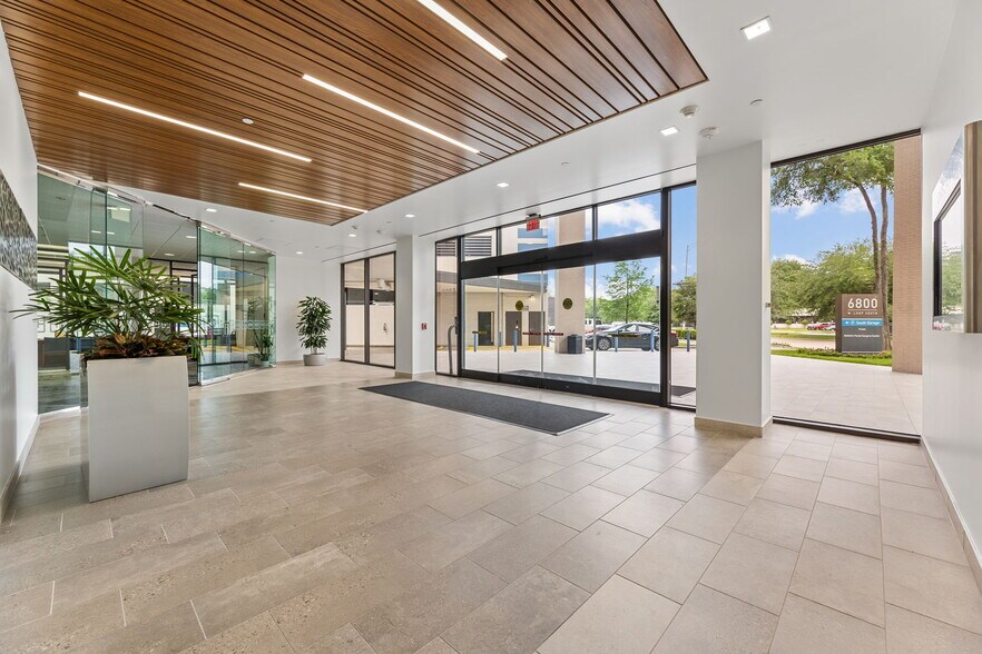 More Photos Of 4747 Bellaire Blvd, Bellaire Unknown For Lease