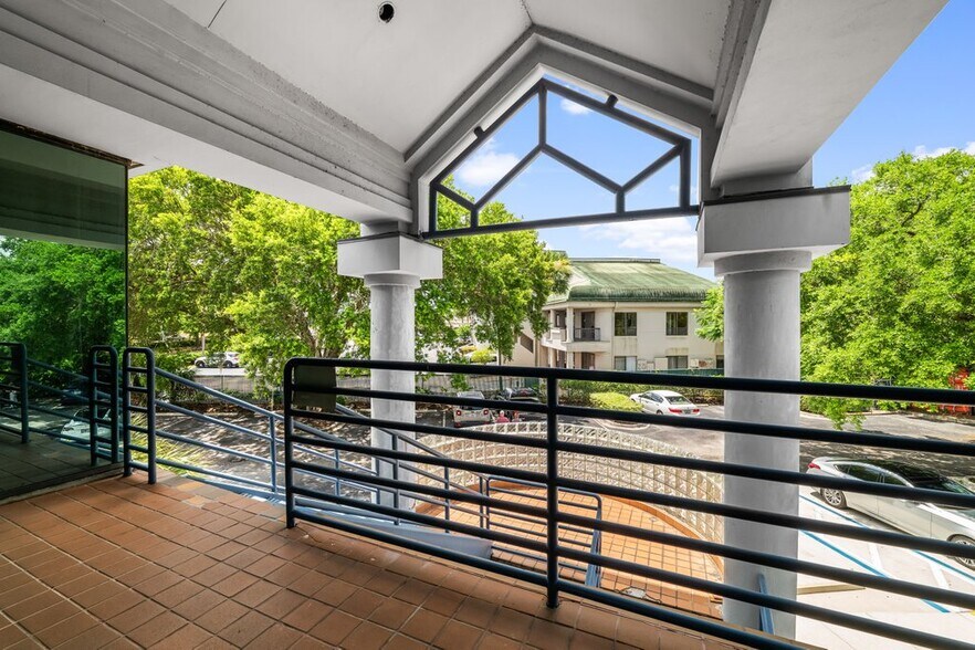 More Photos Of 9250 Cypress Green Dr, Jacksonville Medical For Lease