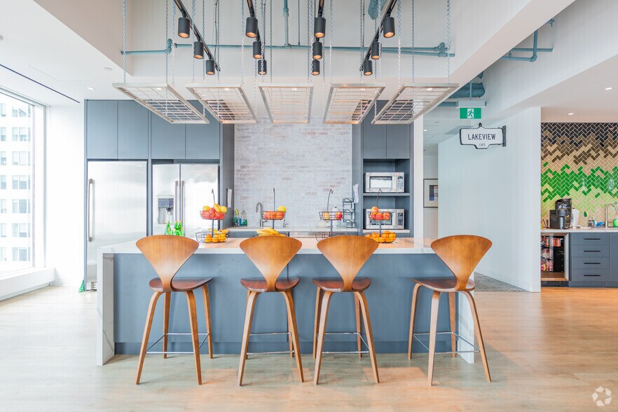 More Photos Of 181 Bay St, Toronto Office For Lease