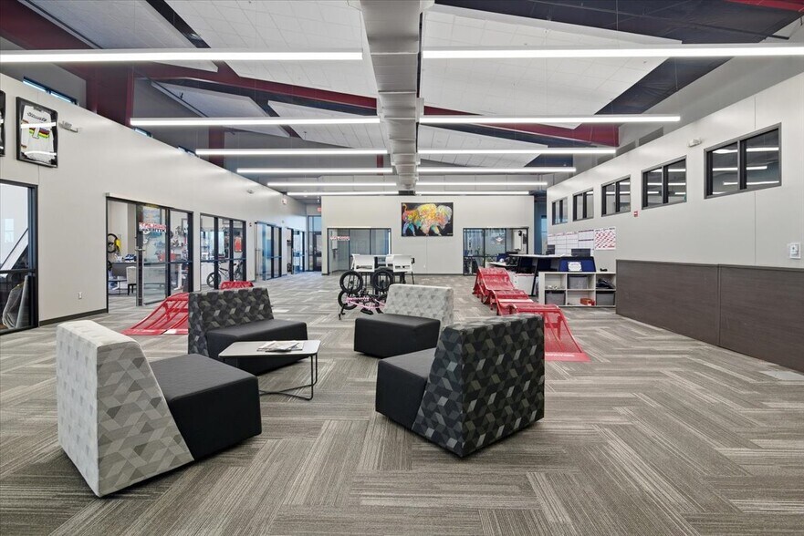 More Photos Of 490 N Lansing Ave, Tulsa Sports And Entertainment For Lease