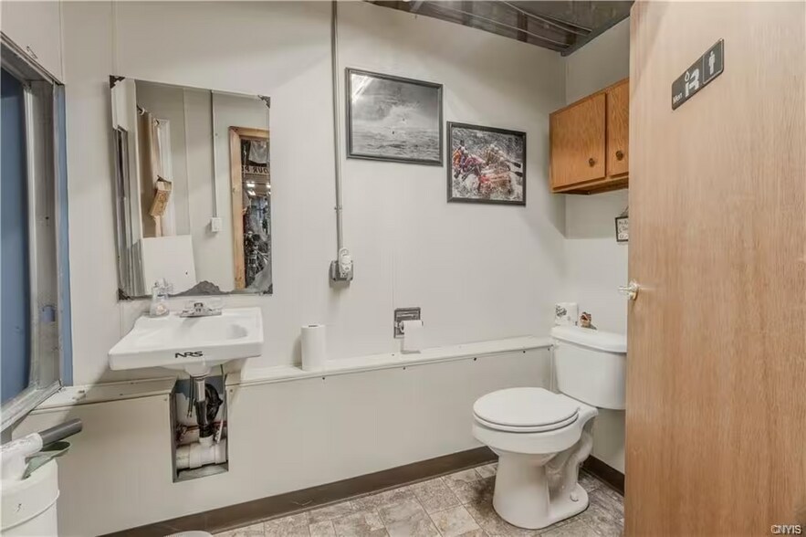 More Photos Of 120-124-128 William St, Dexter Flex For Sale