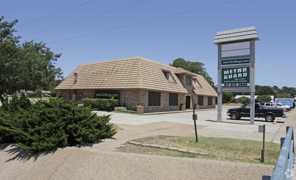 More Photos Of 1100 W Pipeline Rd, Hurst Office For Sale