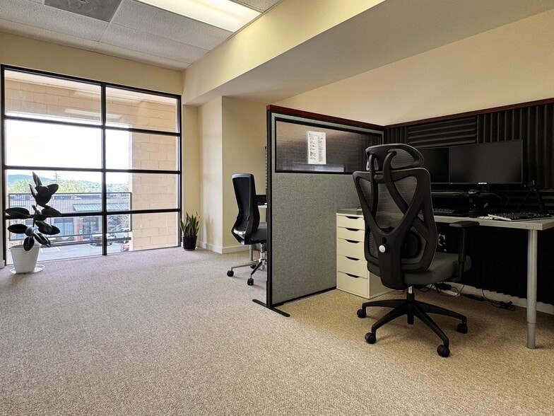 More Photos Of 669 Berkmar Ct, Charlottesville Office For Sale