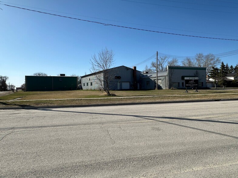 More Photos Of 225 Pembina Trl, Ste Agathe Land For Sale