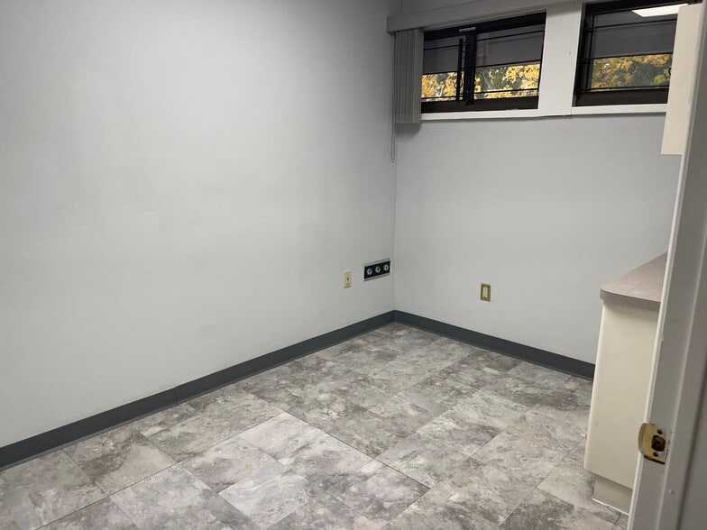More Photos Of 281 Summerhill Rd, East Brunswick Office For Lease