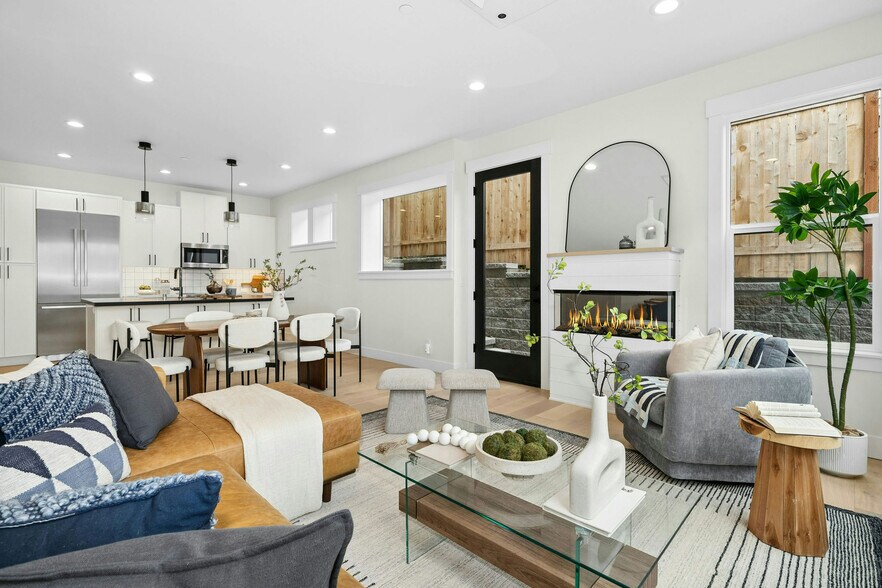 More Photos Of 636 11th Ave, Kirkland Apartments For Sale