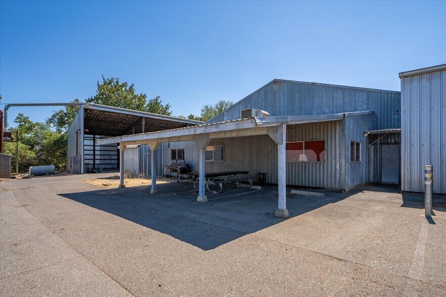 More Photos Of 3308 Cyclone Ct, Cottonwood Warehouse For Lease