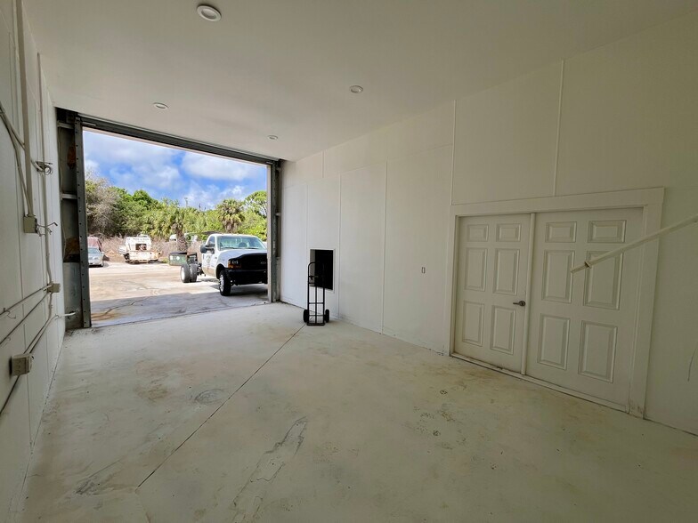 More Photos Of 4101-4119 Bandy Blvd, Fort Pierce Unknown For Lease