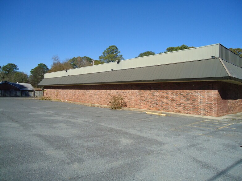 More Photos Of 1018 McNeal St, Malvern Lodge Meeting Hall For Sale