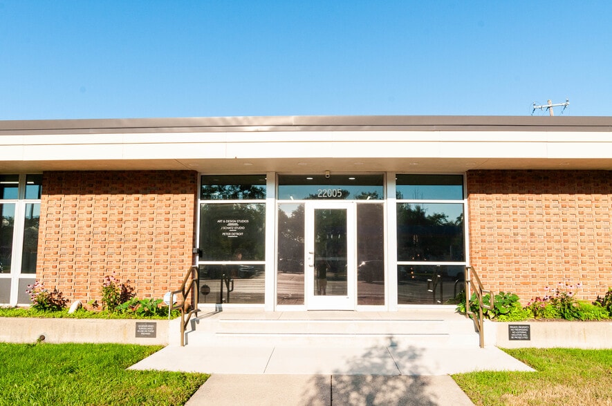 Primary Photo Of 22005 Van Dyke Ave, Warren Public Library For Lease