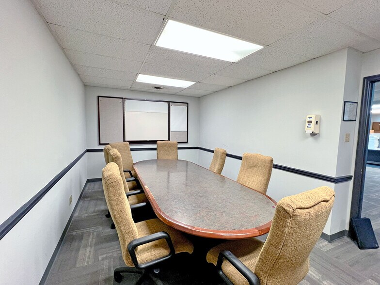 More Photos Of 65 S 65th St, Belleville Office For Sale