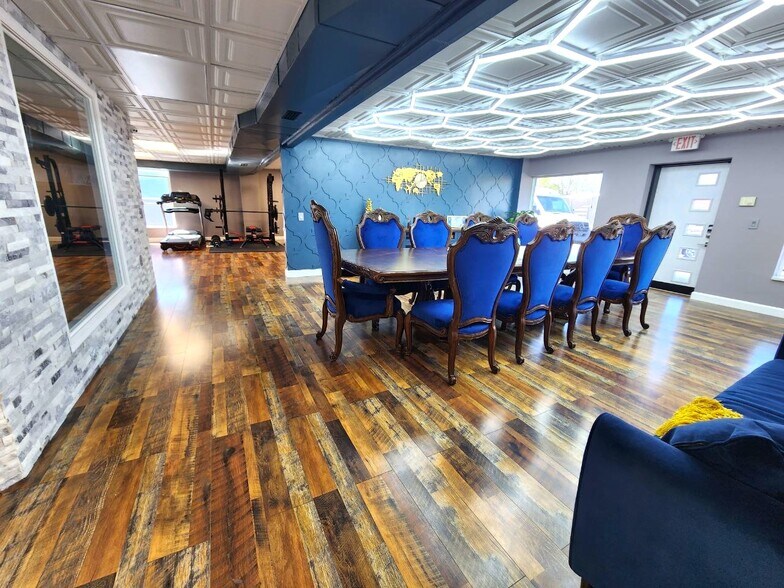 More Photos Of 7511 Leavenworth Rd, Kansas City Auto Repair For Sale