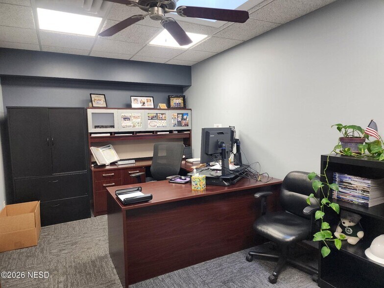 More Photos Of 8 2nd St SE, Watertown Office For Sale