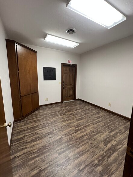 More Photos Of 3822 Rosemont Dr, Columbus Medical For Lease