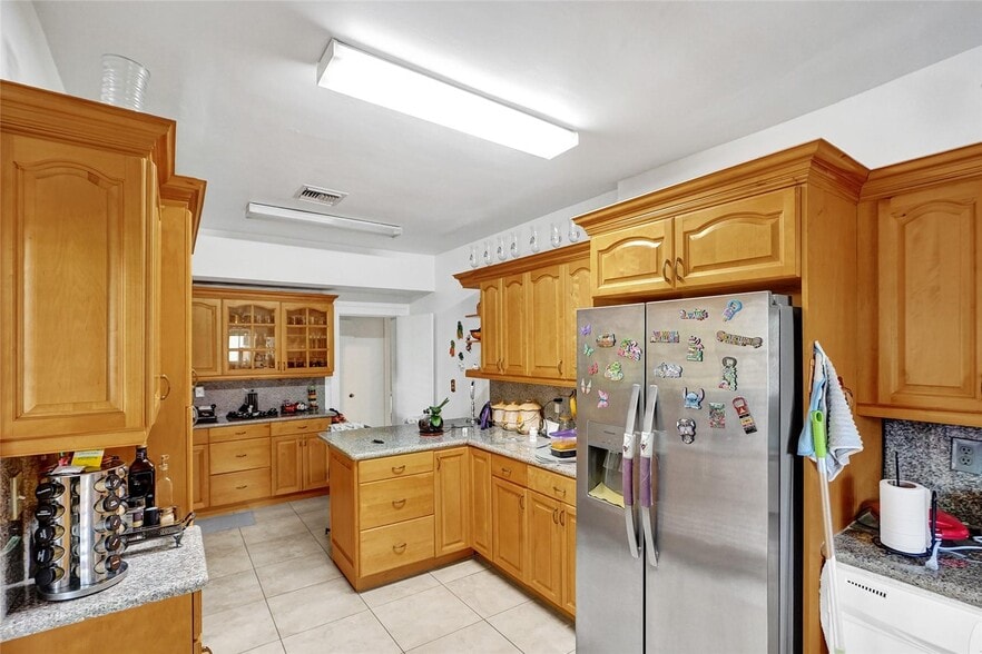 More Photos Of 2024 Alton Rd, Miami Beach Apartments For Sale