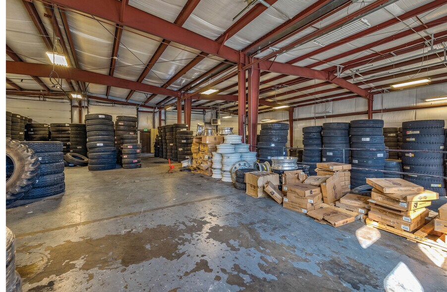 More Photos Of 3939 S Transport St, Boise Service For Lease