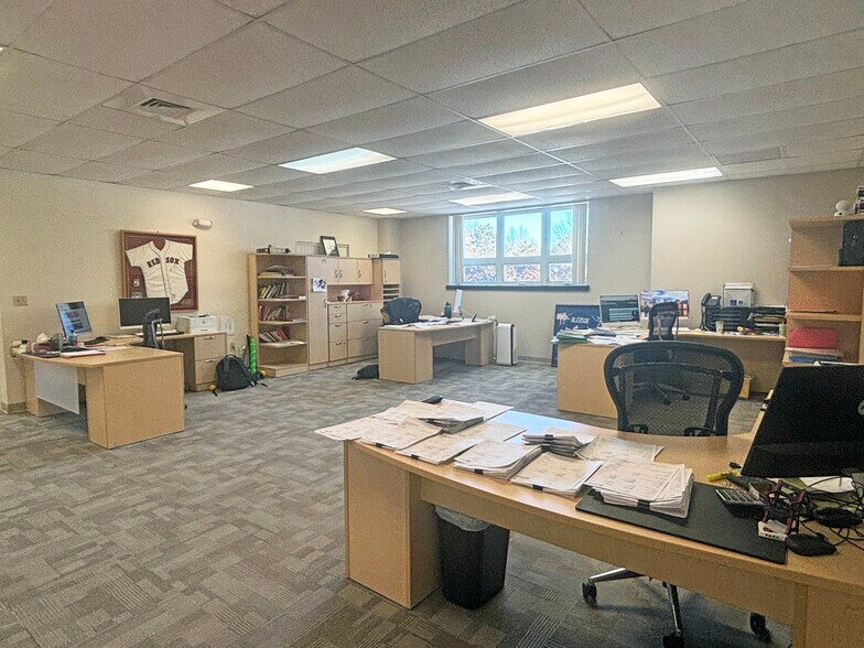 More Photos Of 30 International Dr, Portsmouth Office For Lease