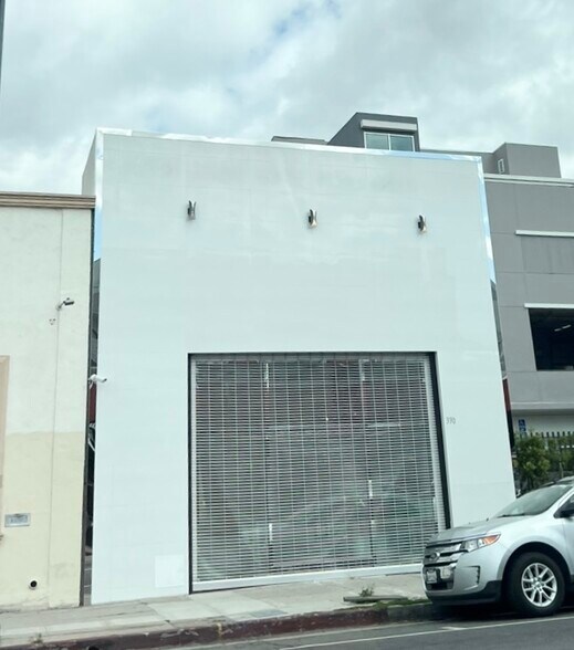 More Photos Of 330 N Western Ave, Los Angeles Storefront Retail Office For Lease