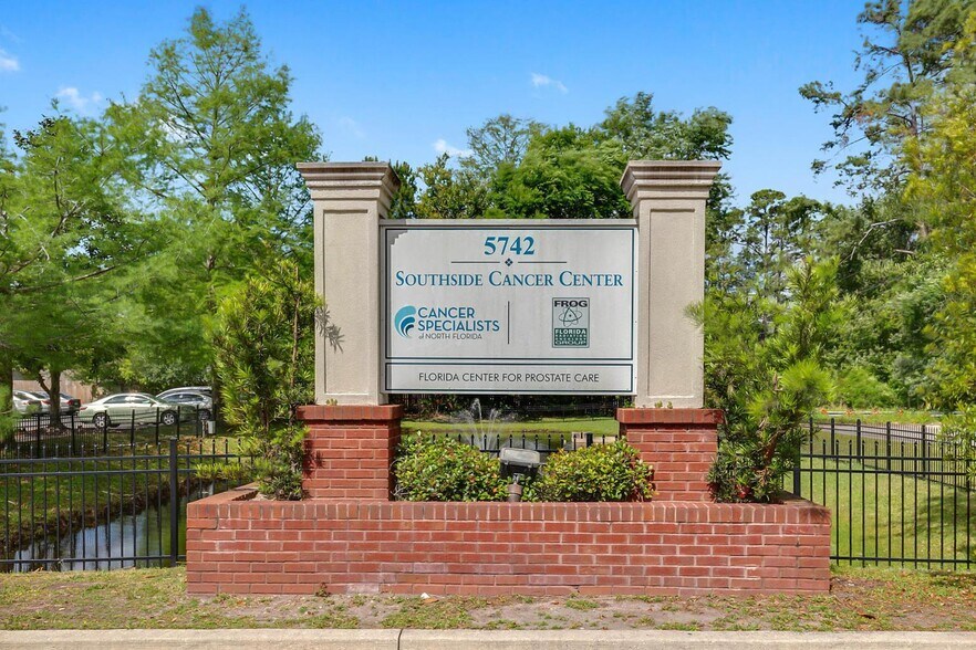 More Photos Of 5742 Booth Rd, Jacksonville Medical For Lease