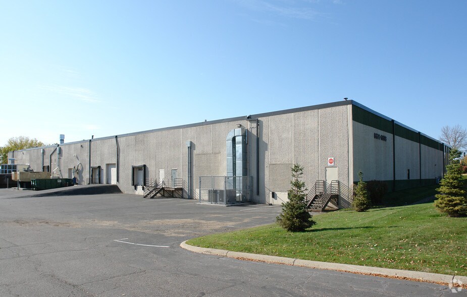 More Photos Of 6678-6698 Shady Oak Rd, Eden Prairie Distribution For Lease