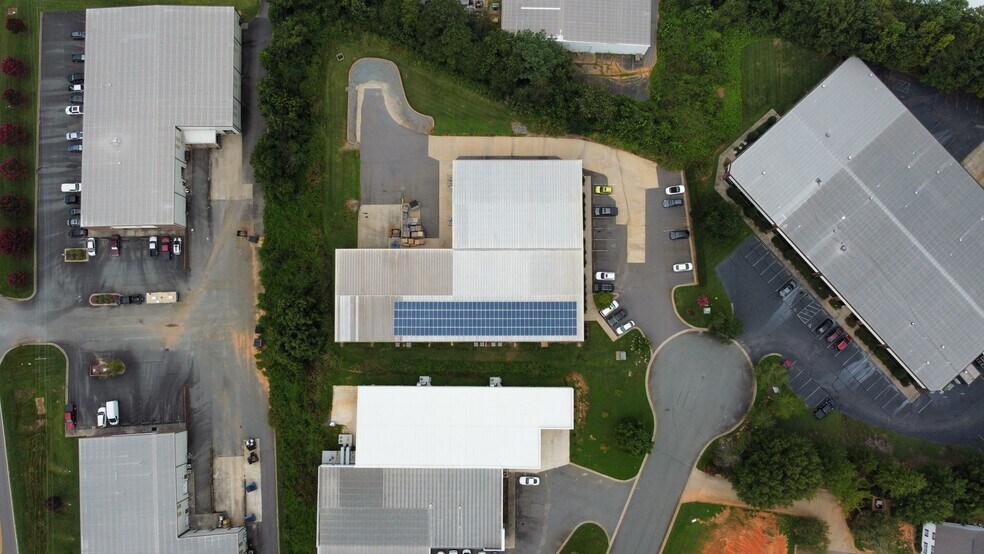 More Photos Of 129 Oakpark Dr, Mooresville Light Manufacturing For Lease