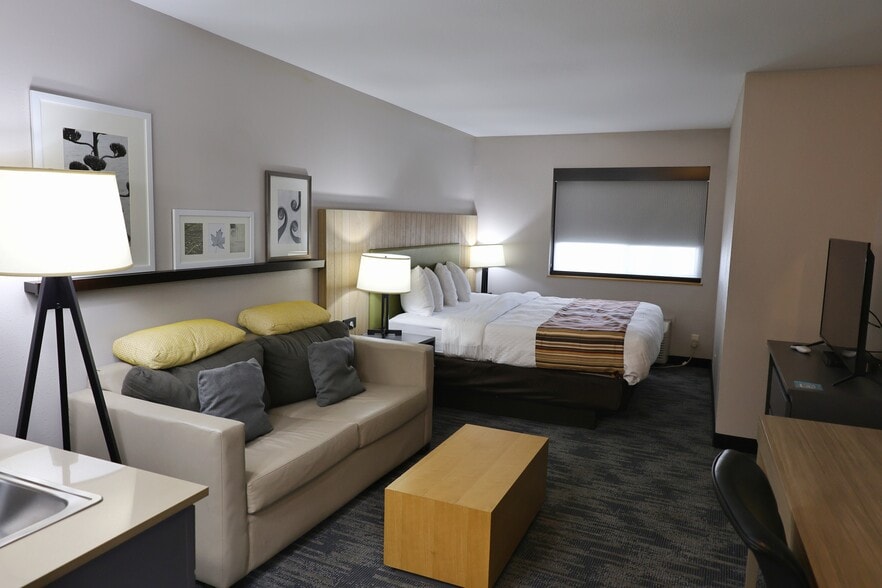 More Photos Of 737 Avon Rd, Sparta Hotel For Sale