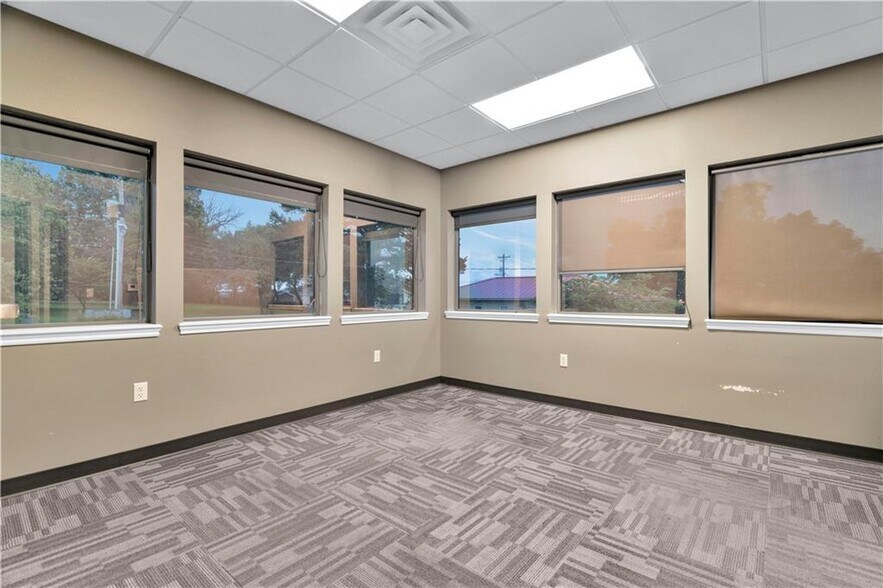 More Photos Of 1088 E Millsap Rd, Fayetteville Office For Lease