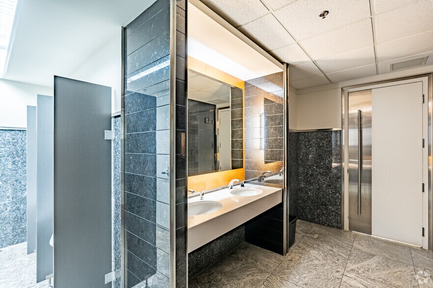 More Photos Of 2820 Boul Laurier, Québec Coworking Space