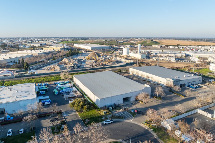 More Photos Of 8651 Younger Creek Dr, Sacramento Warehouse For Sale