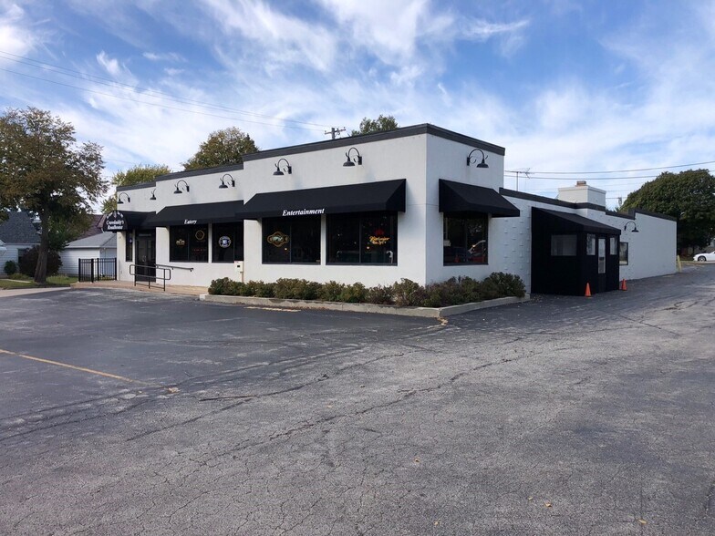 More Photos Of 9638 W National Ave, West Allis Restaurant For Lease