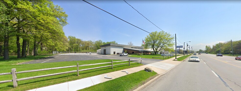 More Photos Of 404 N Byrne Rd, Toledo Warehouse For Sale